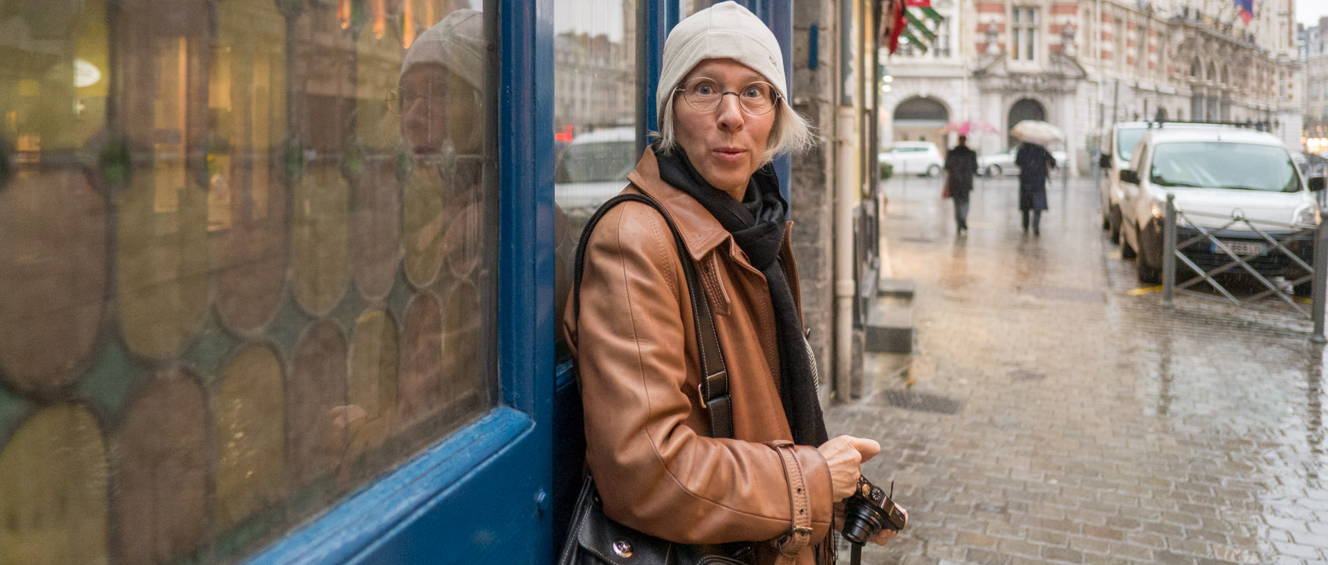 La photographe photographiée, rue Lepelletier, à Lille.