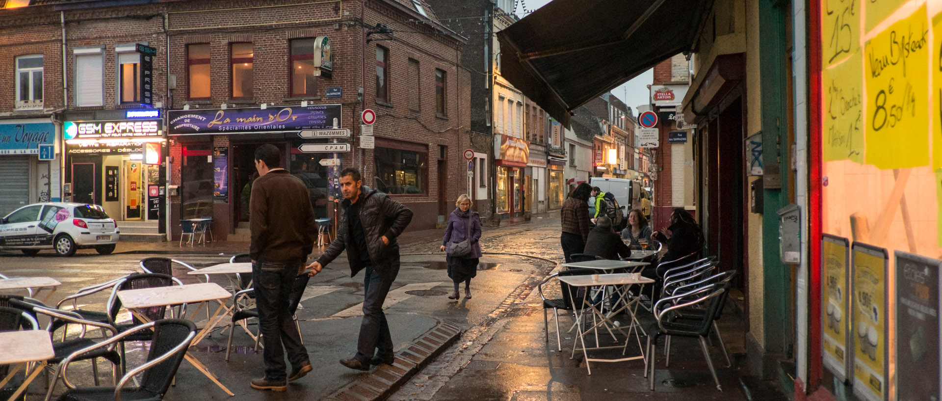 La terrasse du Relax, place de la Nouvelle Aventure, à Wazemmes, Lille.