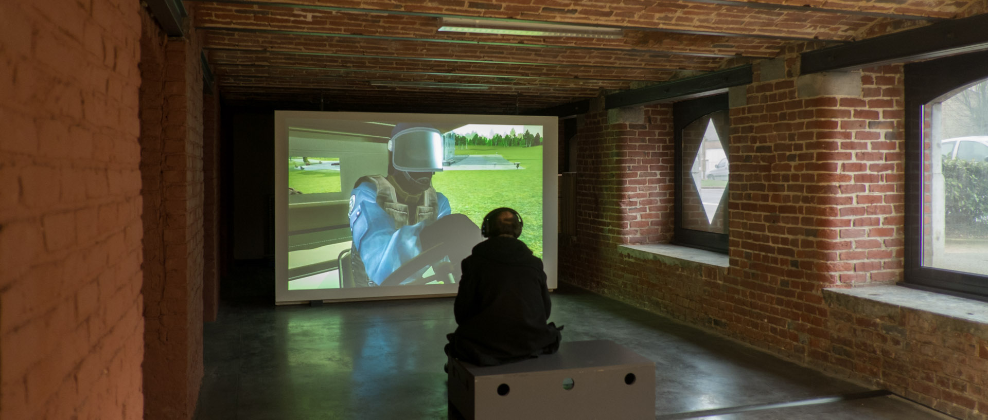 Essai de jeu vidéo, à l'Imaginarium de la Plaine images, à Tourcoing.