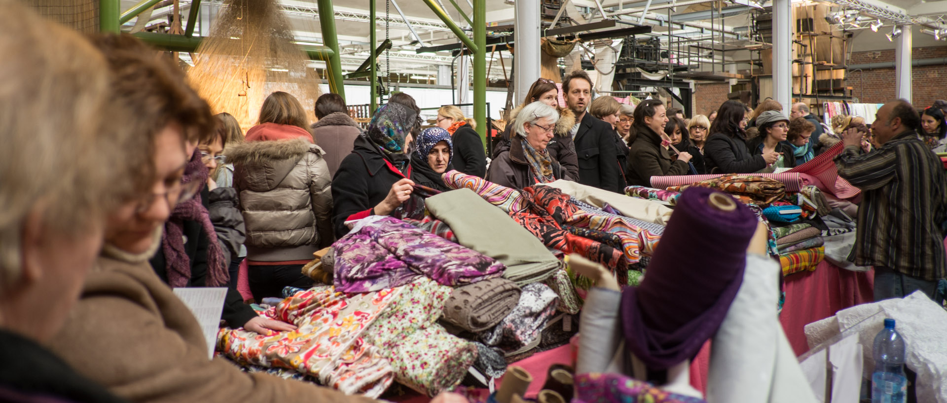 Le marché aux tissus, à la Manufacture des Flandres, à Roubaix.