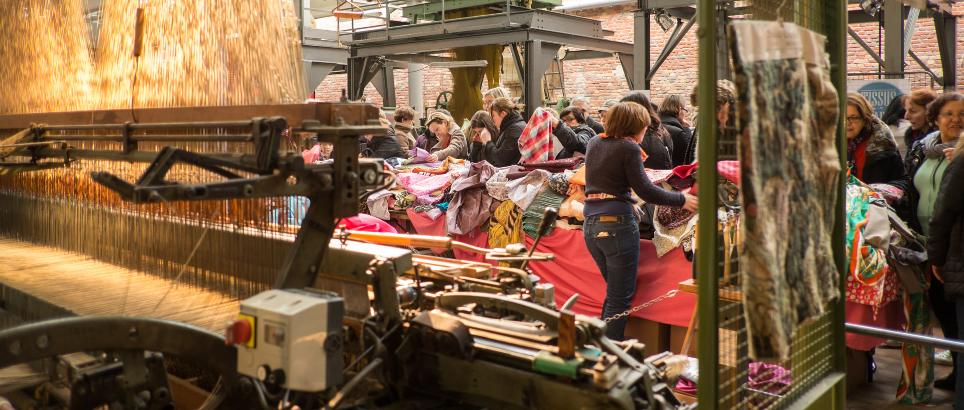 Le marché aux tissus, à la Manufacture des Flandres, à Roubaix.