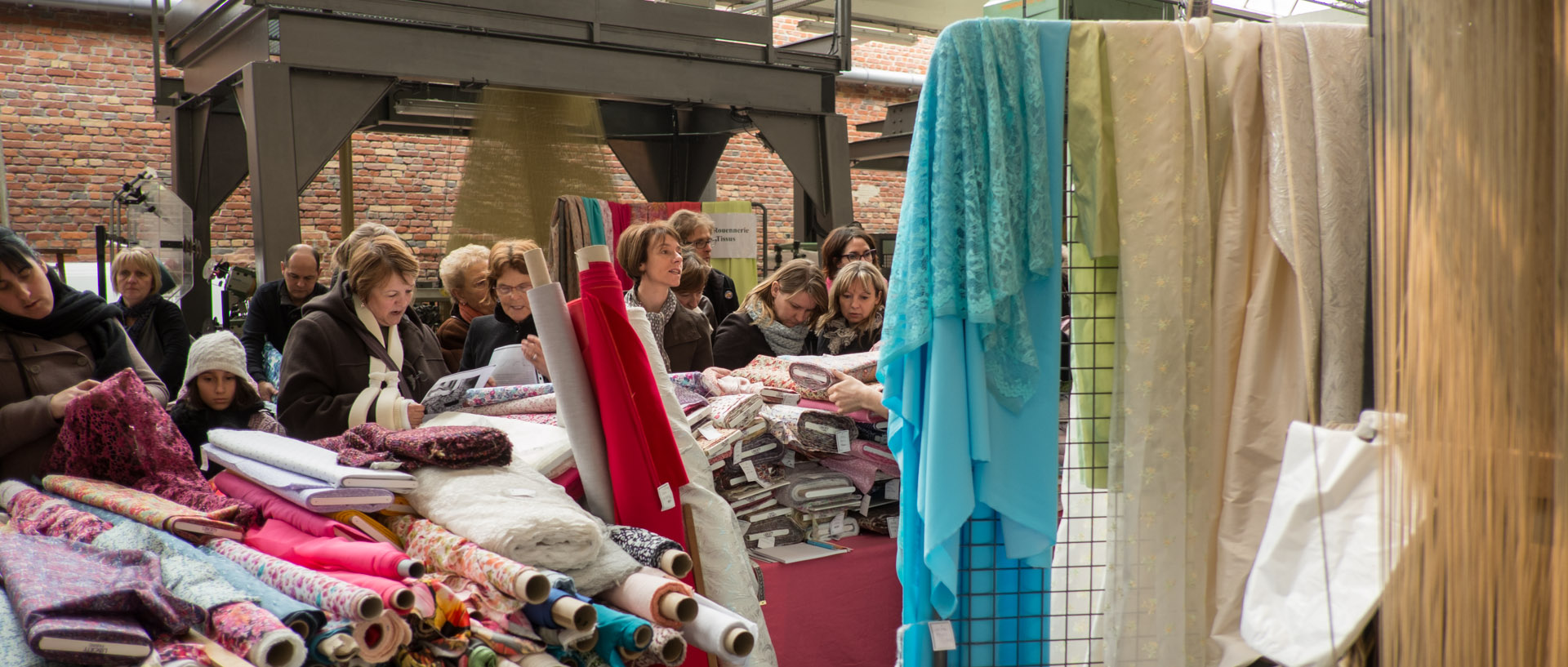 Le marché aux tissus, à la Manufacture des Flandres, à Roubaix.