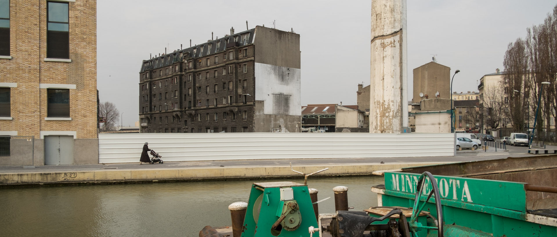 Vieux immeubles, quai de l'Ourcq, à Pantin.