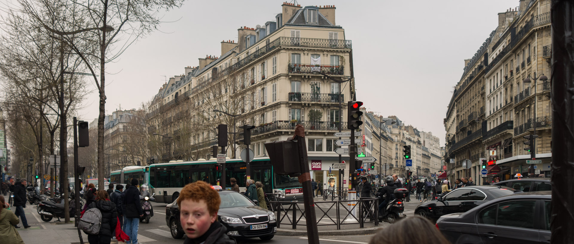 Animation, boulevard Magenta, à Paris.