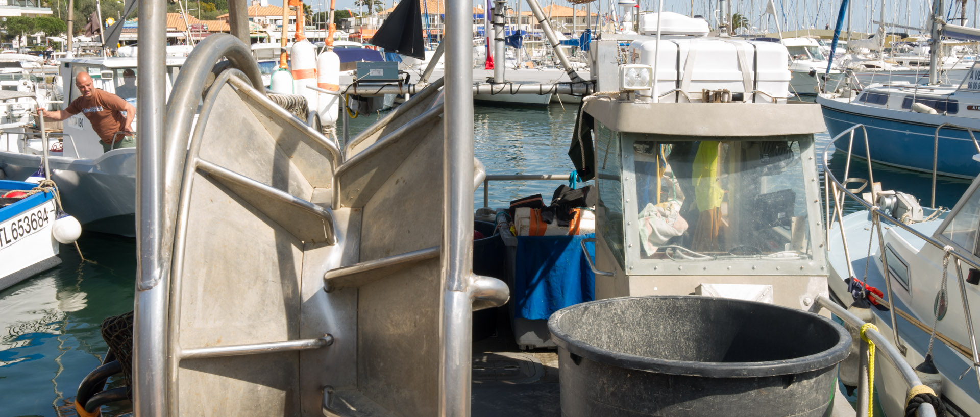 Bateaux dans le port du Lavandou.