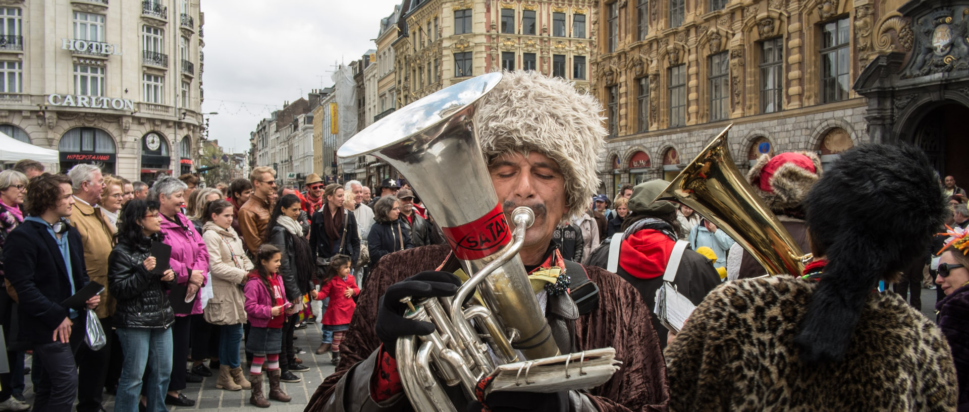 Vendredi 10 mai 2013, 15:53, place du Théâtre, Lille