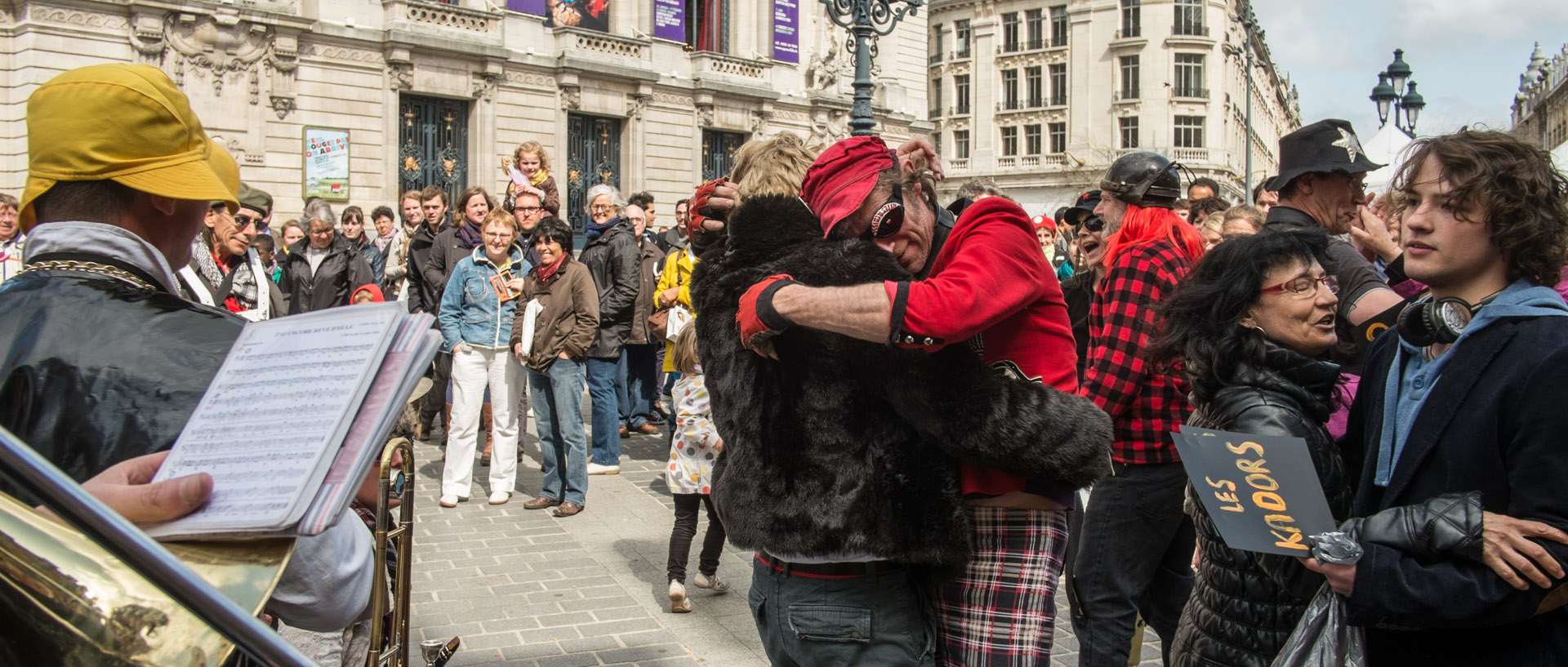 Vendredi 10 mai 2013, 16:04, place du Théâtre, Lille