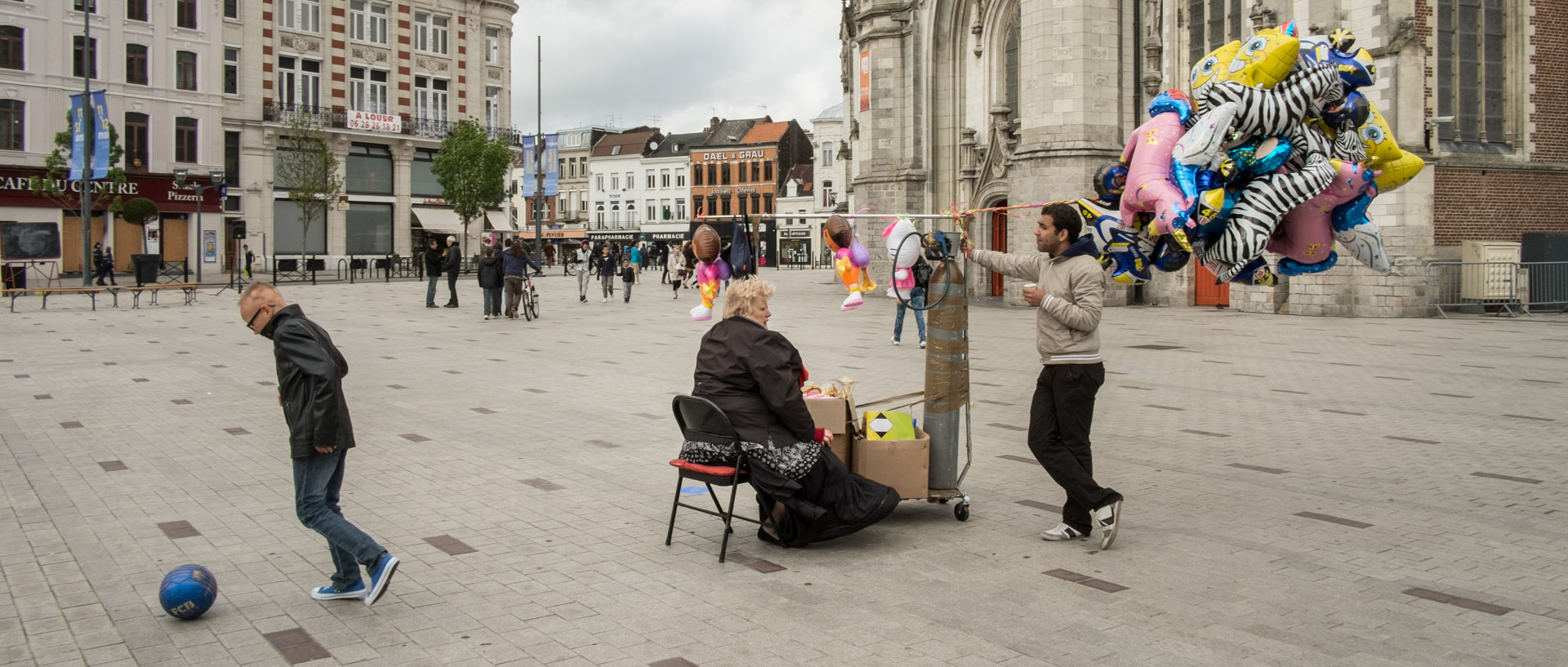 Samedi 11 mai 2013, 17:12, place de la République, Tourcoing