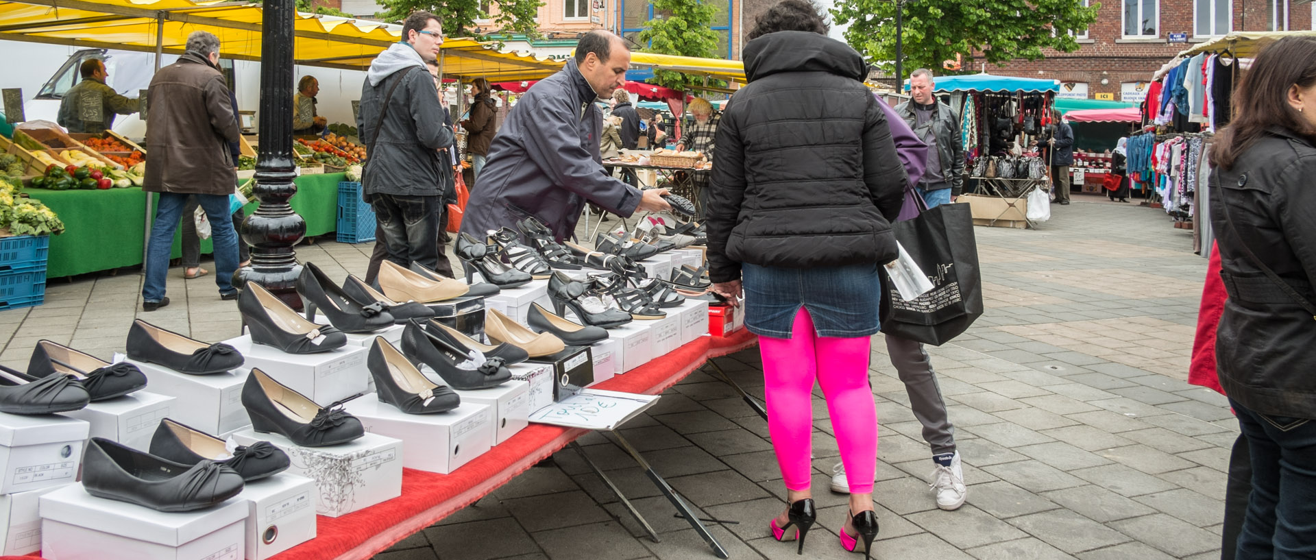 Dimanche 26 mai 2013, 11:14, marché Saint-Pierre, Croix