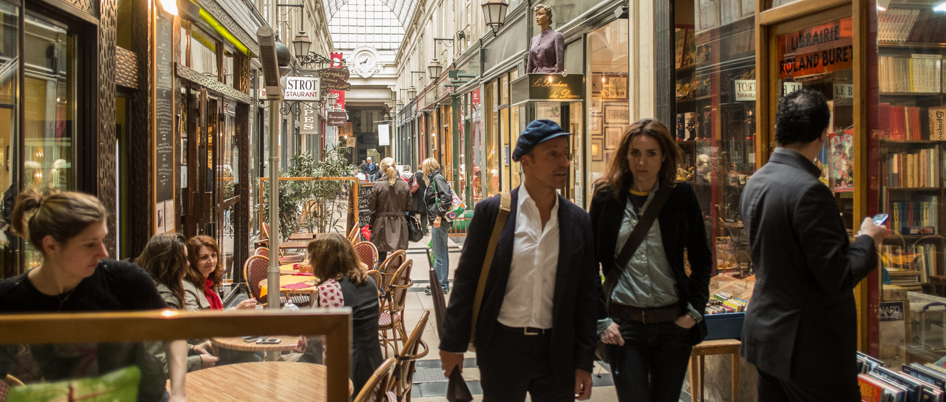 Jeudi 30 mai 2013, 14:44, passage Verdeau, Paris