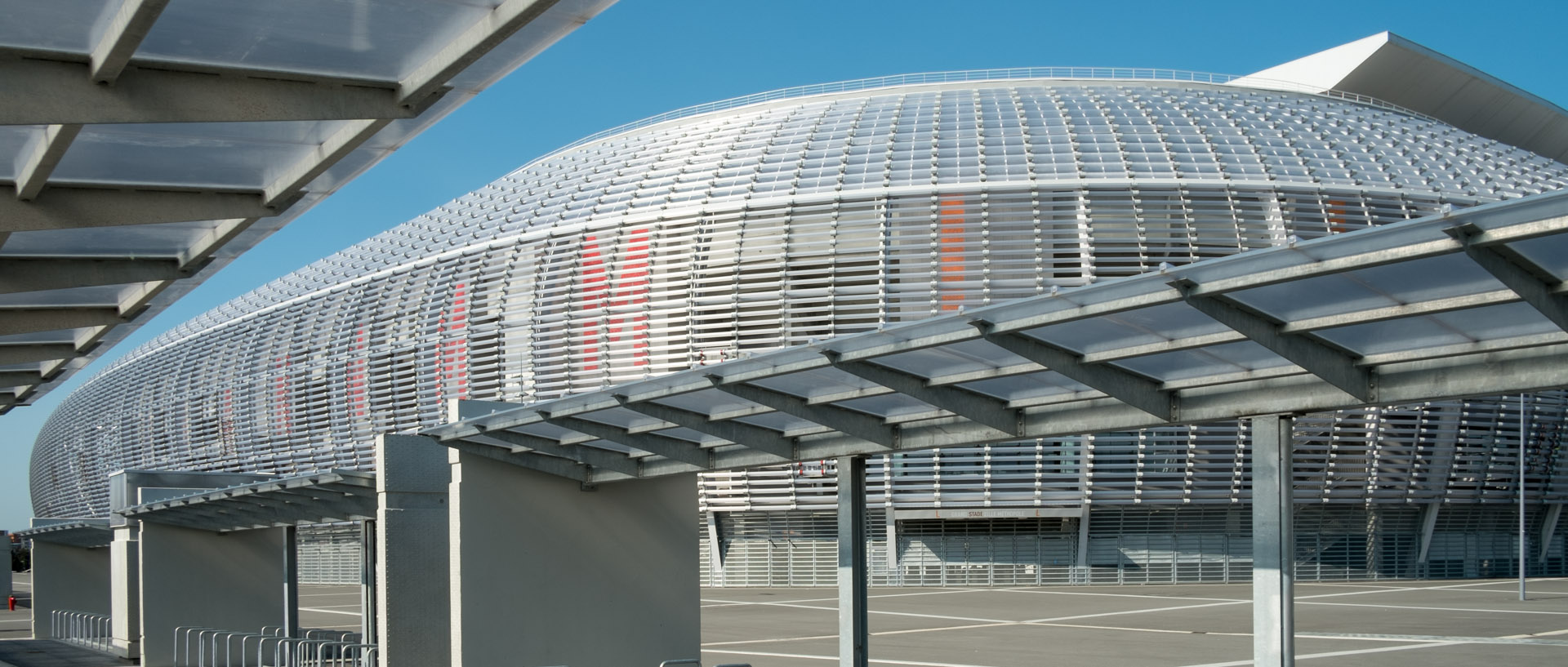 Mardi 9 juillet 2013, 17:51, autour du stade Pierre-Mauroy, Villeneuve d'Ascq