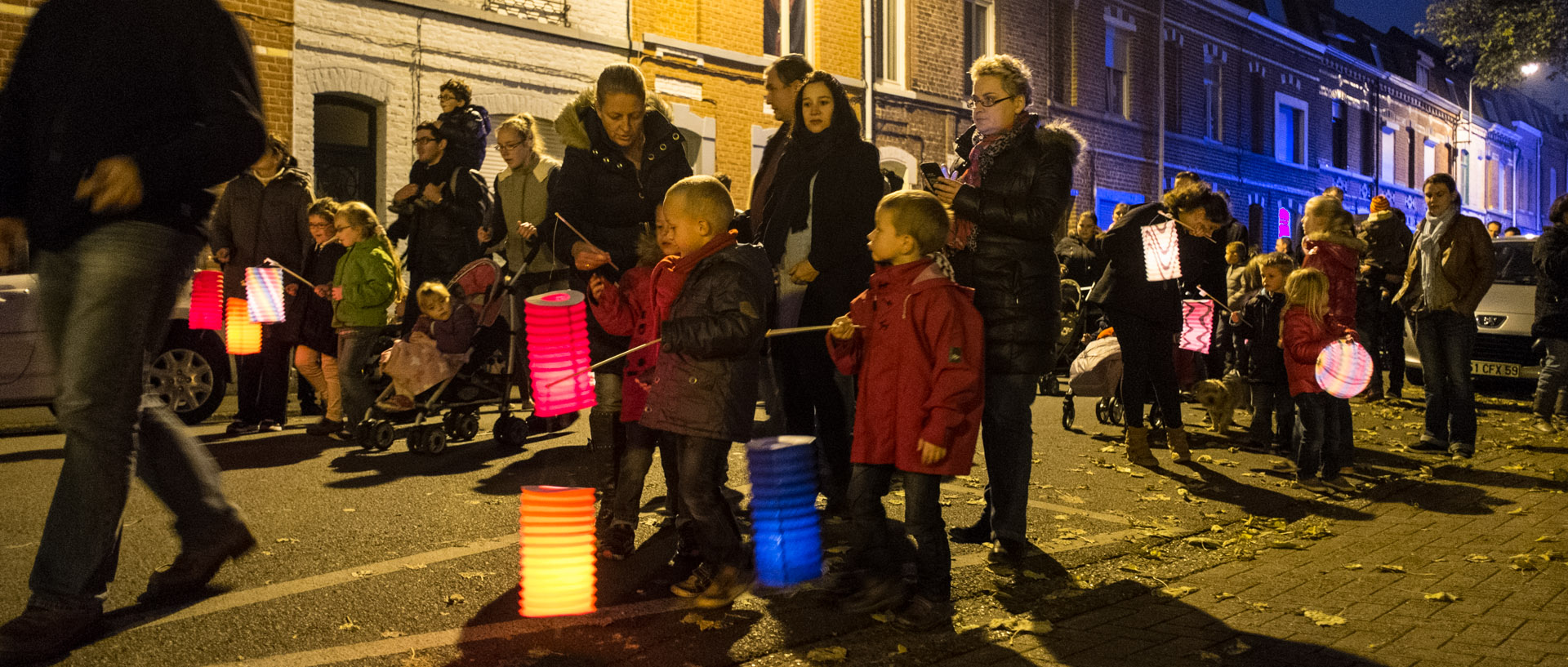 Samedi 12 octobre 2013, 19:49, rue Francisco-Ferrer, Croix