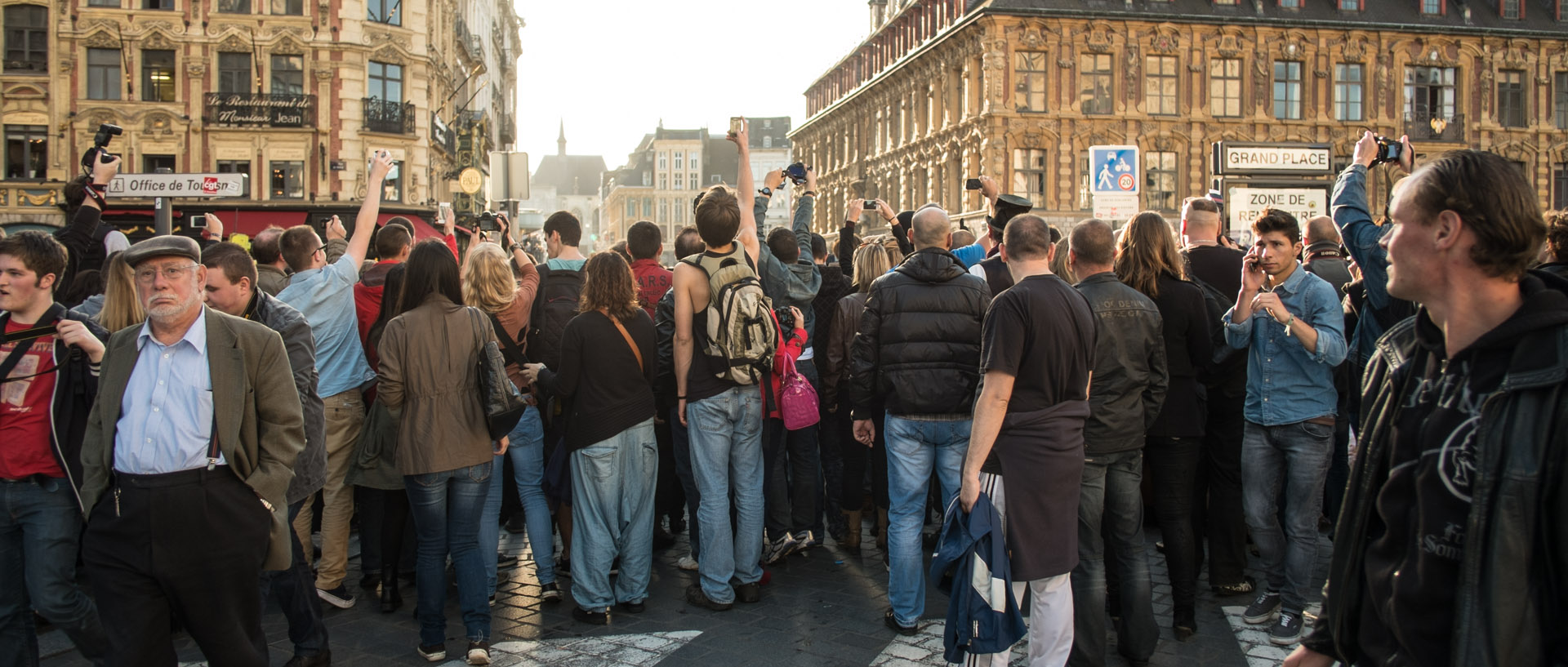 Samedi 26 octobre 2013, 16:46, place du Théâtre, Lille