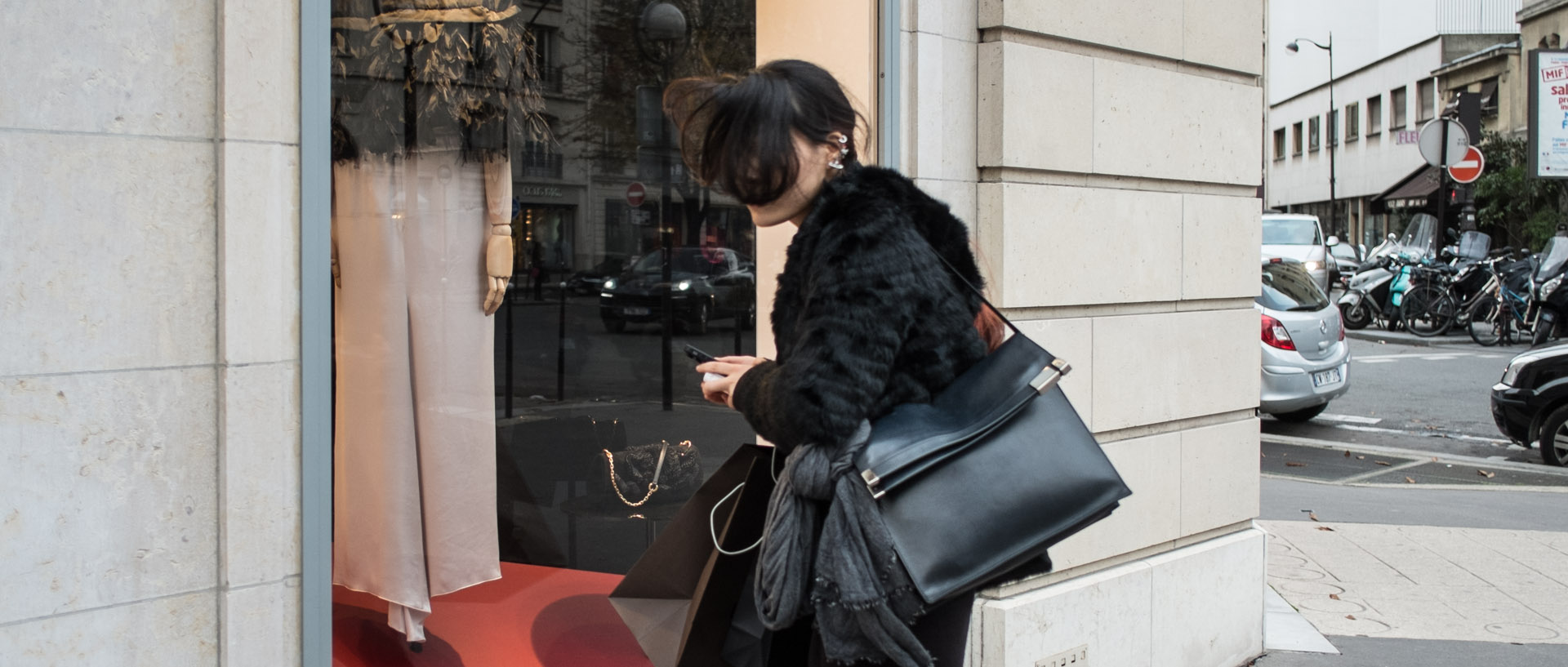 Mercredi 6 novembre 2013, 16:17, avenue Montaigne, Paris