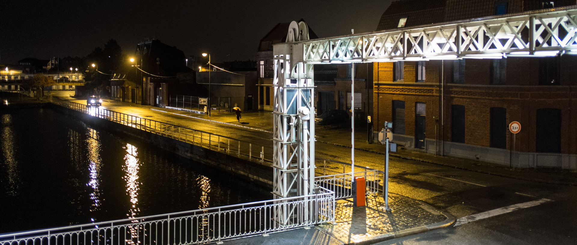 Jeudi 14 novembre 2013, 19:25, canal de Roubaix, Grande Rue