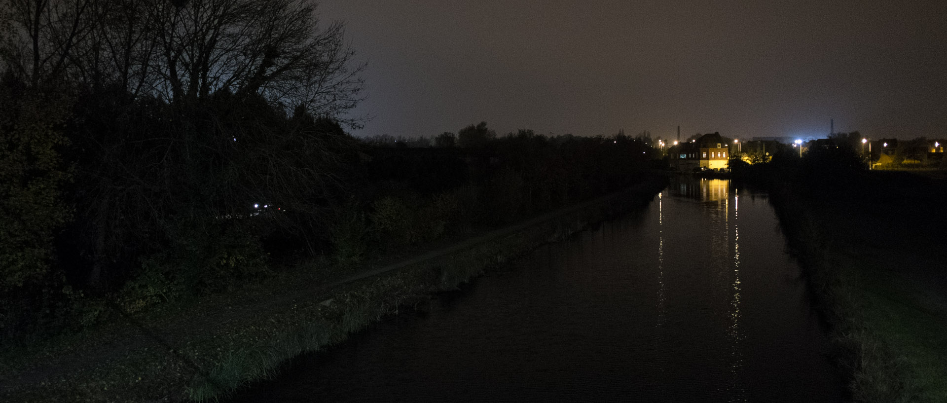 Lundi 18 novembre 2013, 18:40, le canal de Roubaix