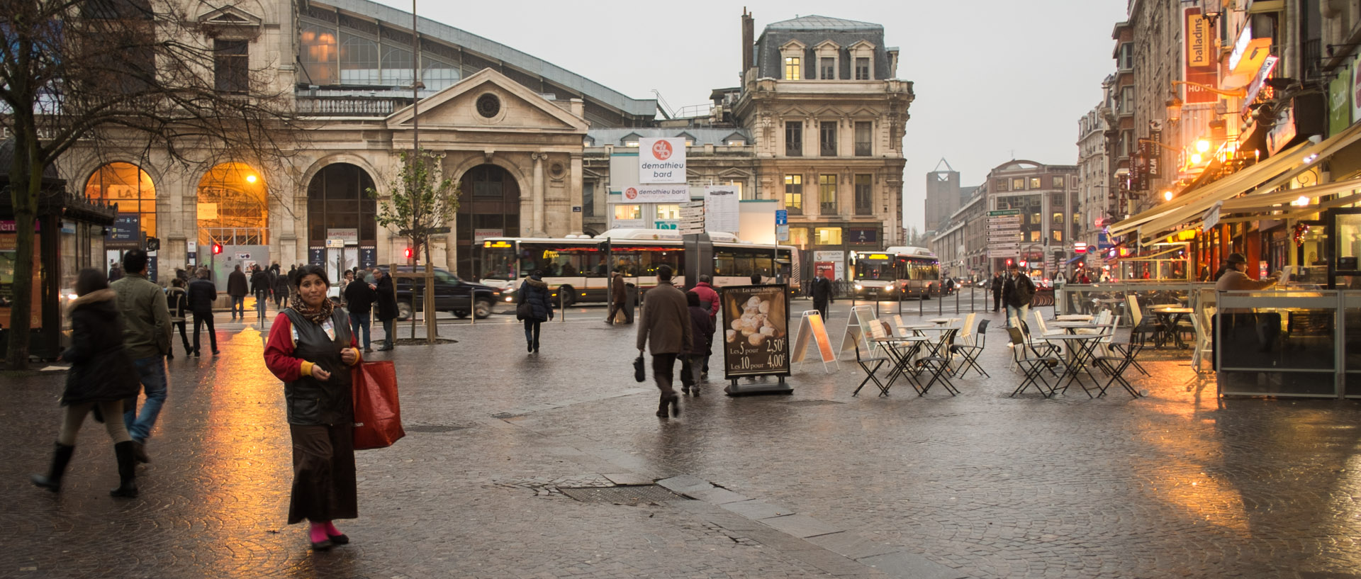 Jeudi 28 novembre 2013, 16:46, place de la Gare, Lille