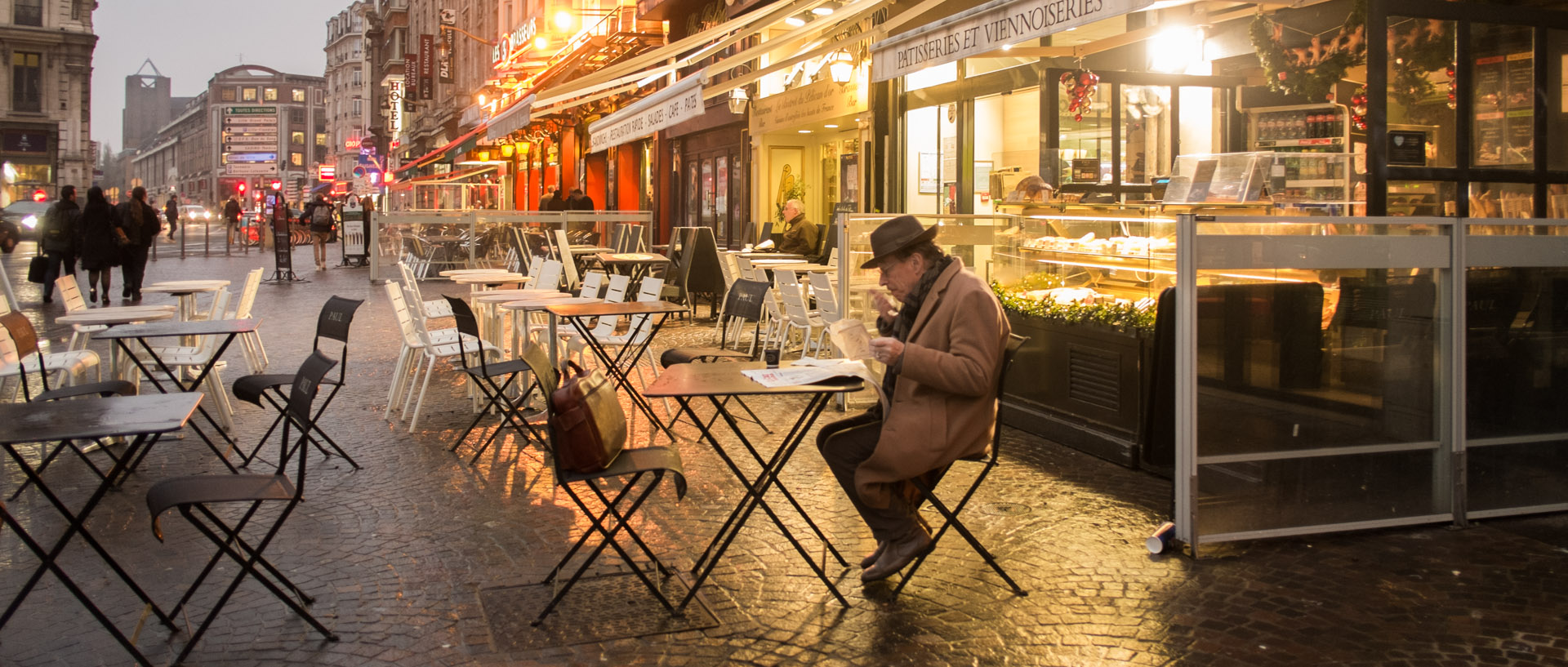 Jeudi 28 novembre 2013, 16:55, place de la Gare, Lille