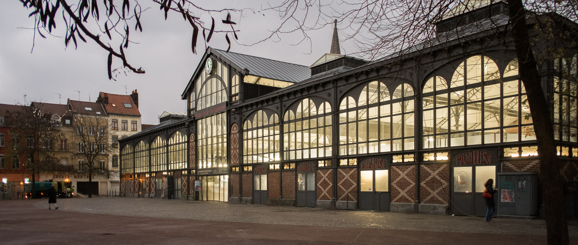 Dimanche 1er décembre 2013, 16:57, Les halles de Wazemmes, à Lille