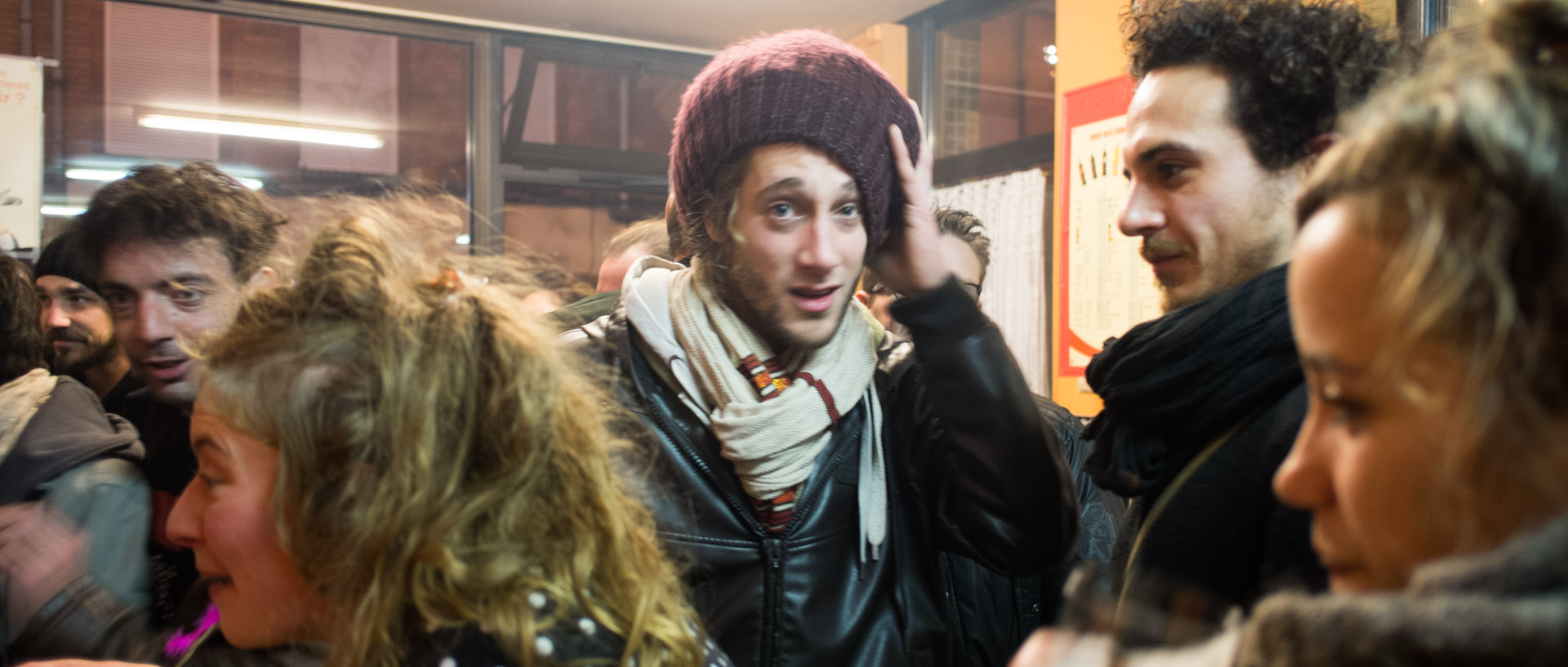 Dimanche 1er décembre 2013, 17:24, au Cheval Blanc, rue des Sarrazins, à Wazemmes, à Lille