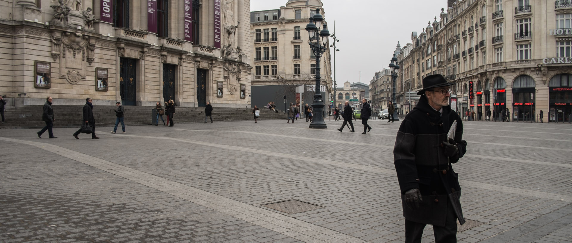 Jeudi 30 janvier 2014, 12:59, place du Théâtre, Lille