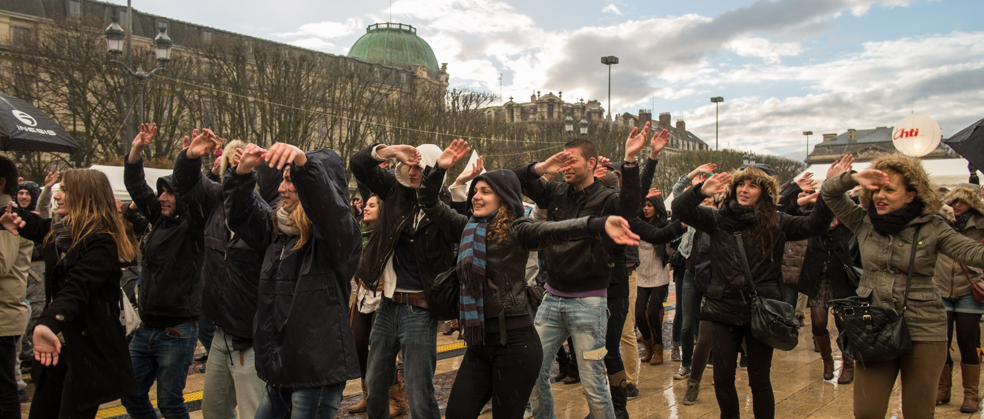 Samedi 22 mars 2014, 18:28, place de la République, Lille