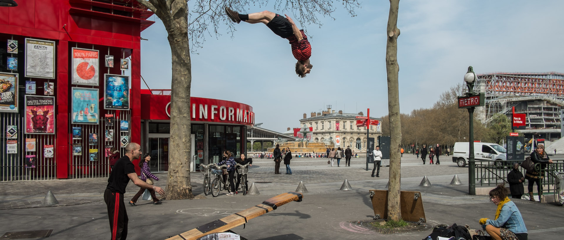 Vendredi 28 mars 2014, 13:02, avenue Jean-Jaurès, Paris