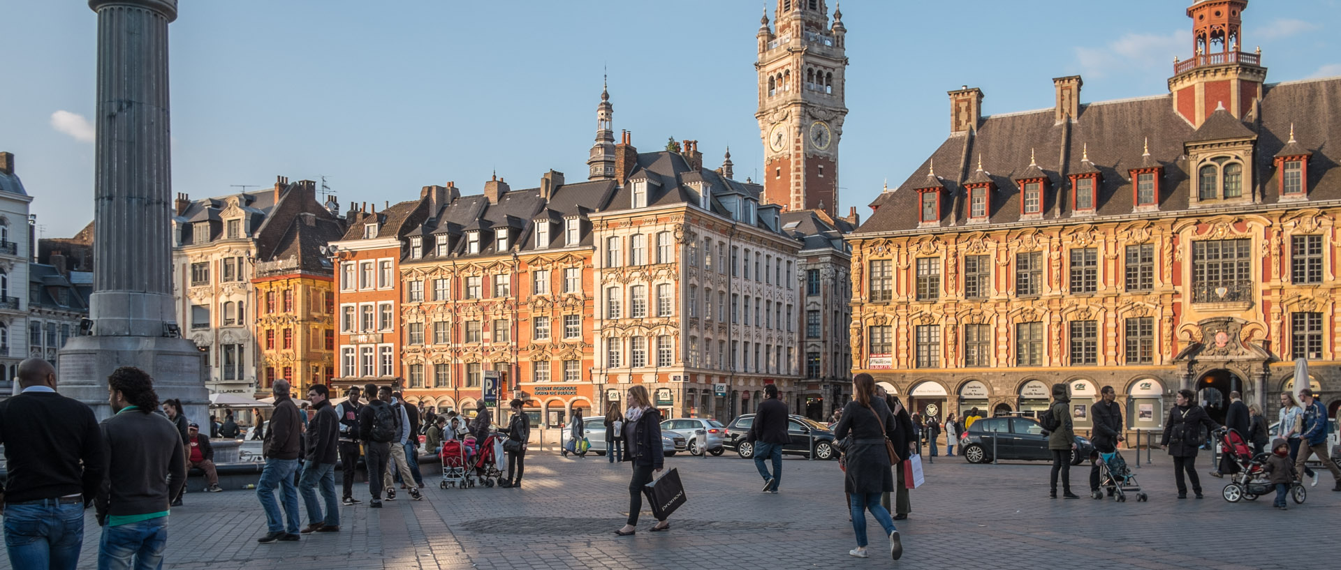 Samedi 19 avril 2014, 19:28, place du Général-de-Gaulle, Lille