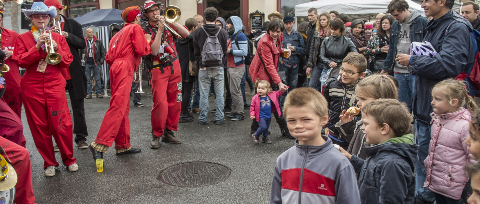 Jeudi 1er mai 2014, 16:22, rue de l'Hôpital Saint-Roch, Wazemmes, Lille