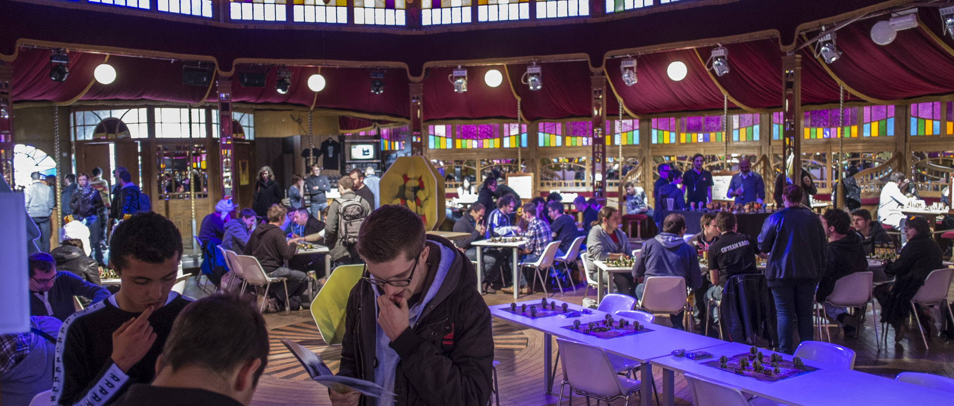 Vendredi 2 mai 2014, 17:32, Magic mirors, gare Saint-Sauveur, Lille