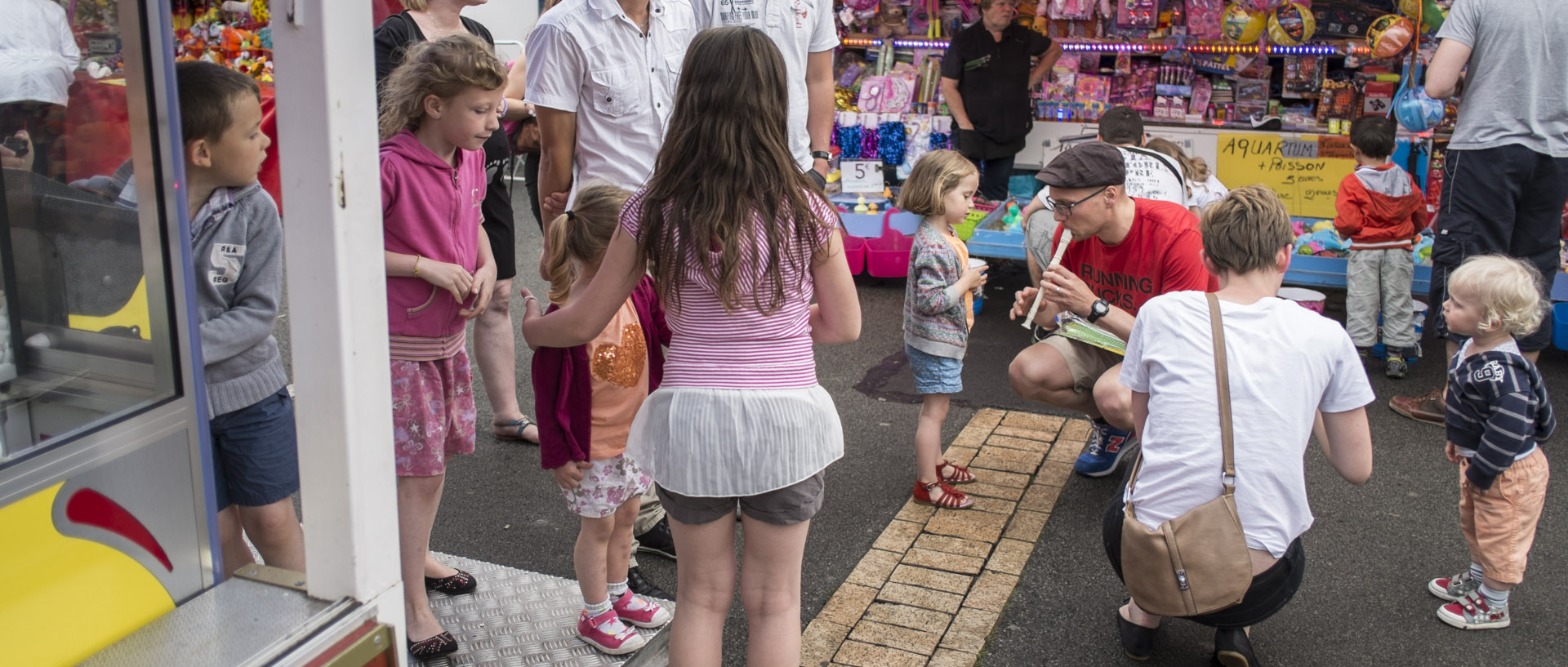 Lundi 9 juin 2014, 18:20, place des Martyrs de la Résistance, Croix