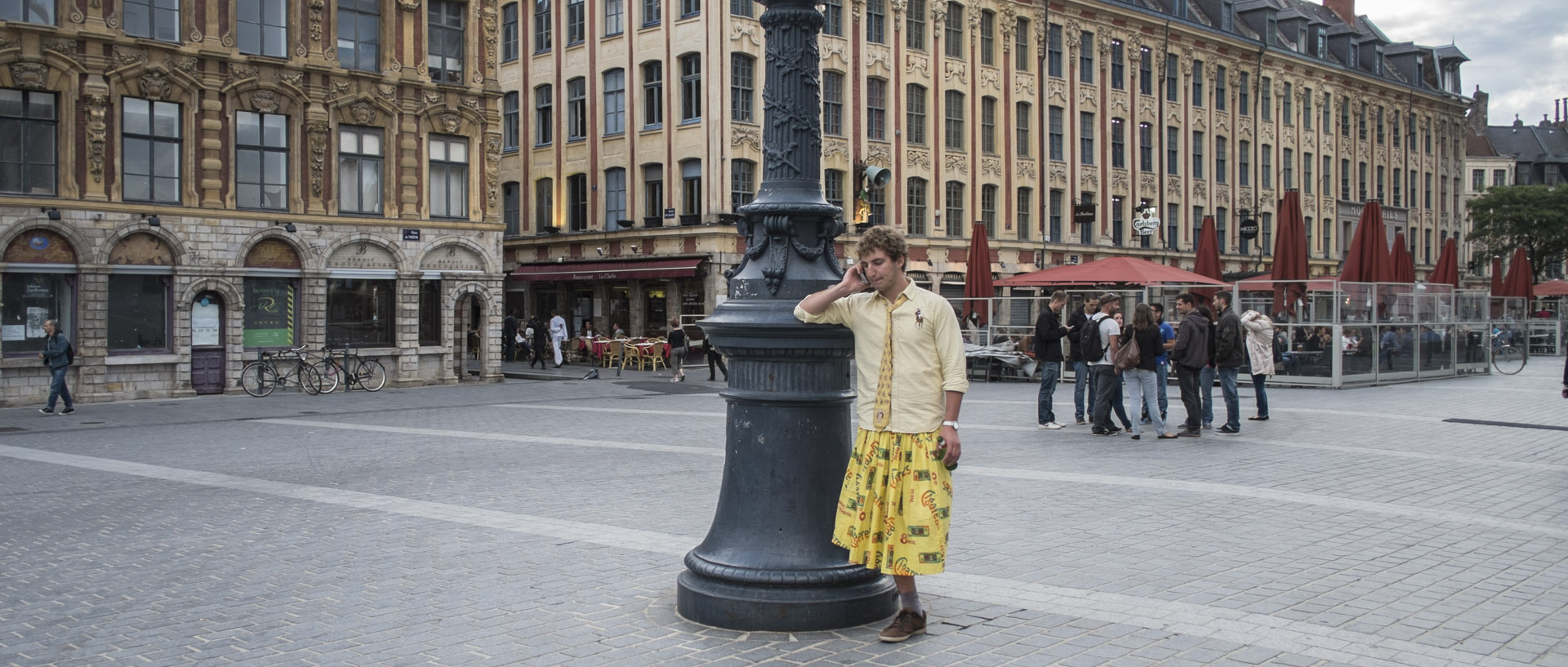 Lundi 1er septembre 2014, 19:20, place du Théâtre, Lille