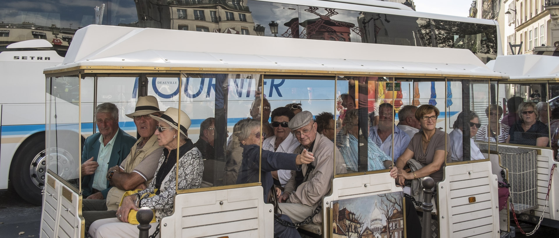 Samedi 20 septembre 2014, 16:01, place Blanche, Paris