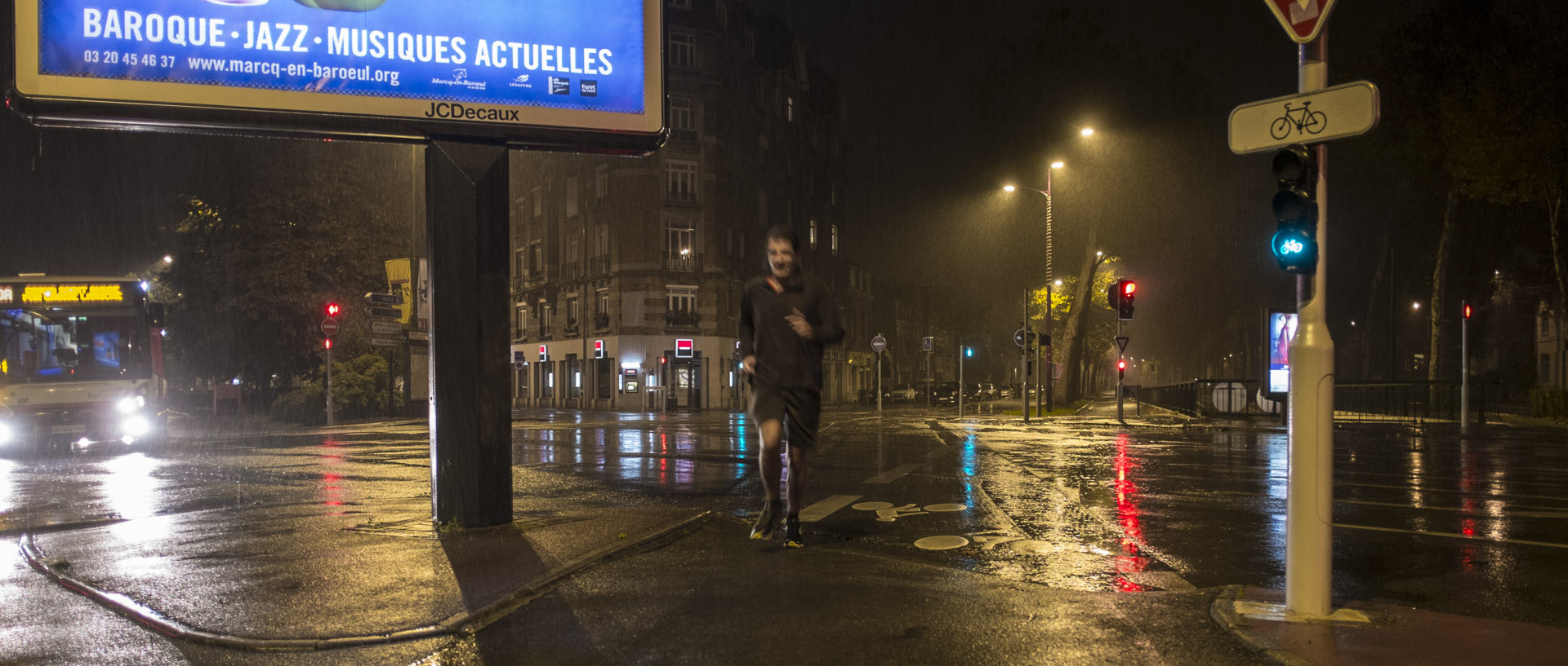 Dimanche 12 octobre 2014, 20:25, avenue de la République, Marcq en Baroeul