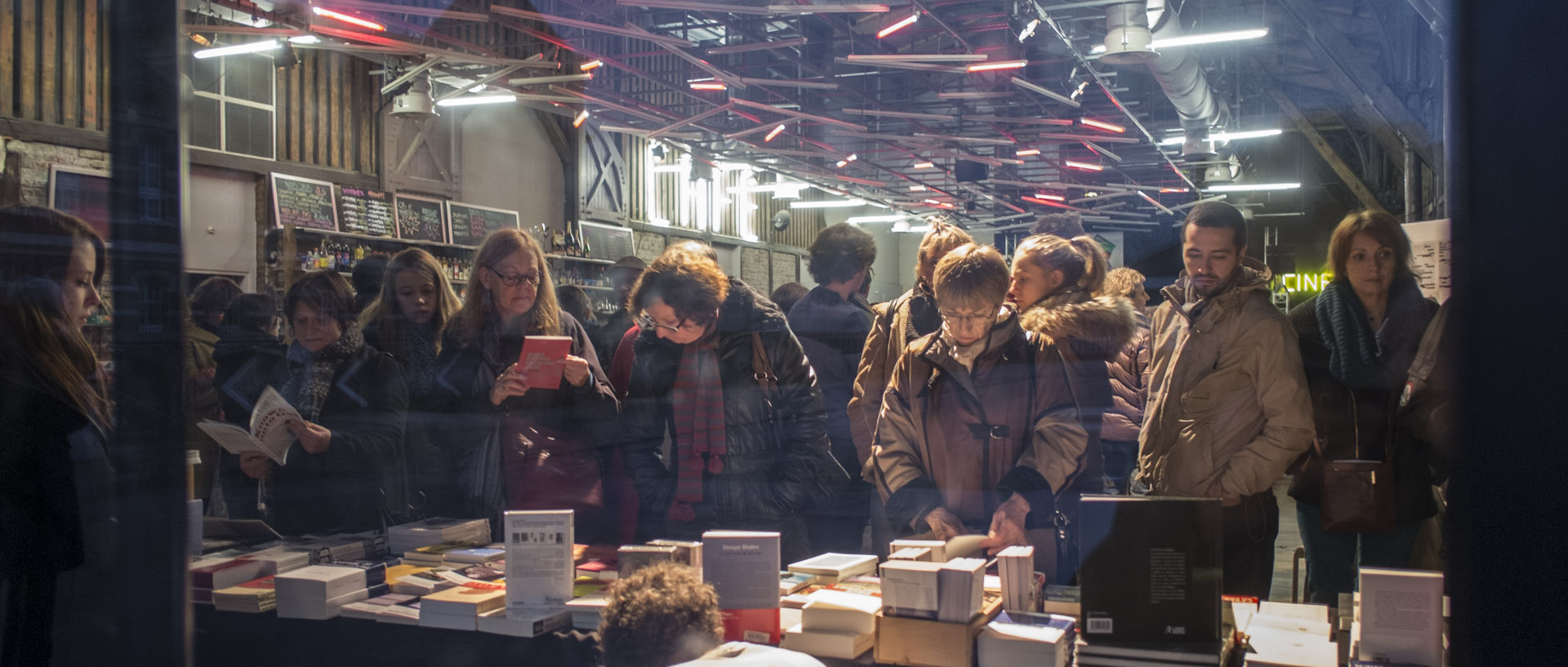 Dimanche 30 novembre 2014, 16:54, café de la gare Saint-Sauveur, Lille