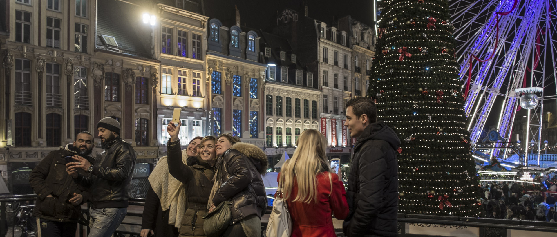 Samedi 13 décembre 2014, 19:48, place du Général-de-Gaulle, Lille