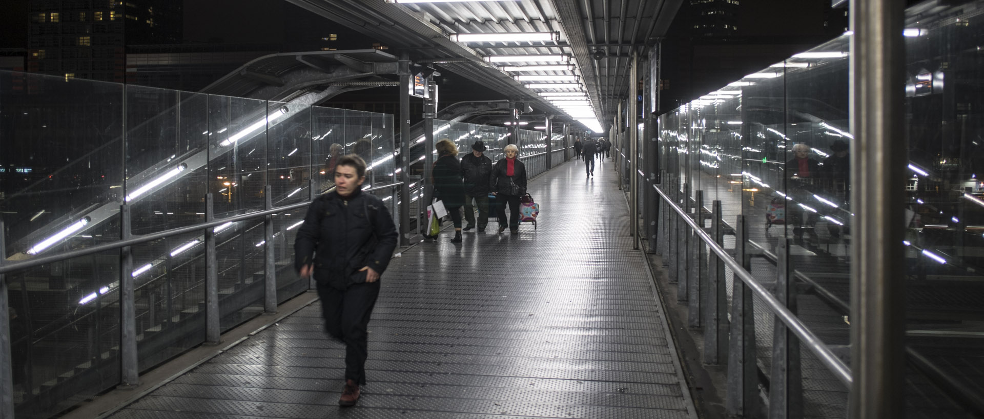 Lundi 22 décembre 2014, 18:10, passerelle Lille Flandres, Lille