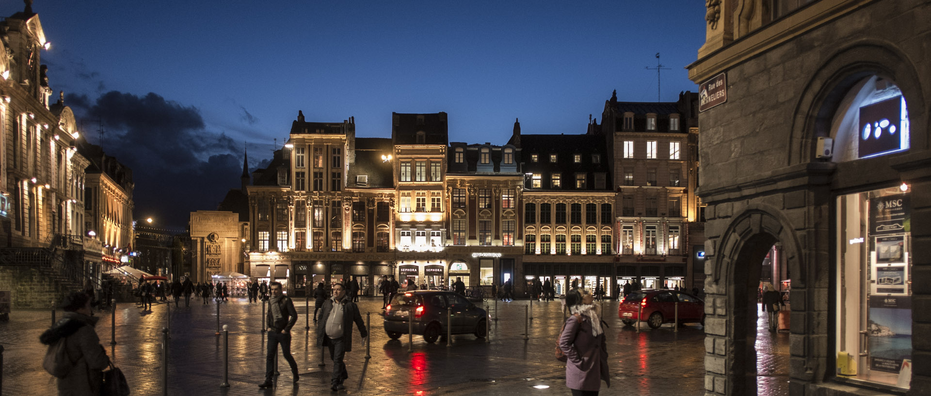 Mercredi 28 janvier 2015, 18:12, place du Général-de-Gaulle, Lille