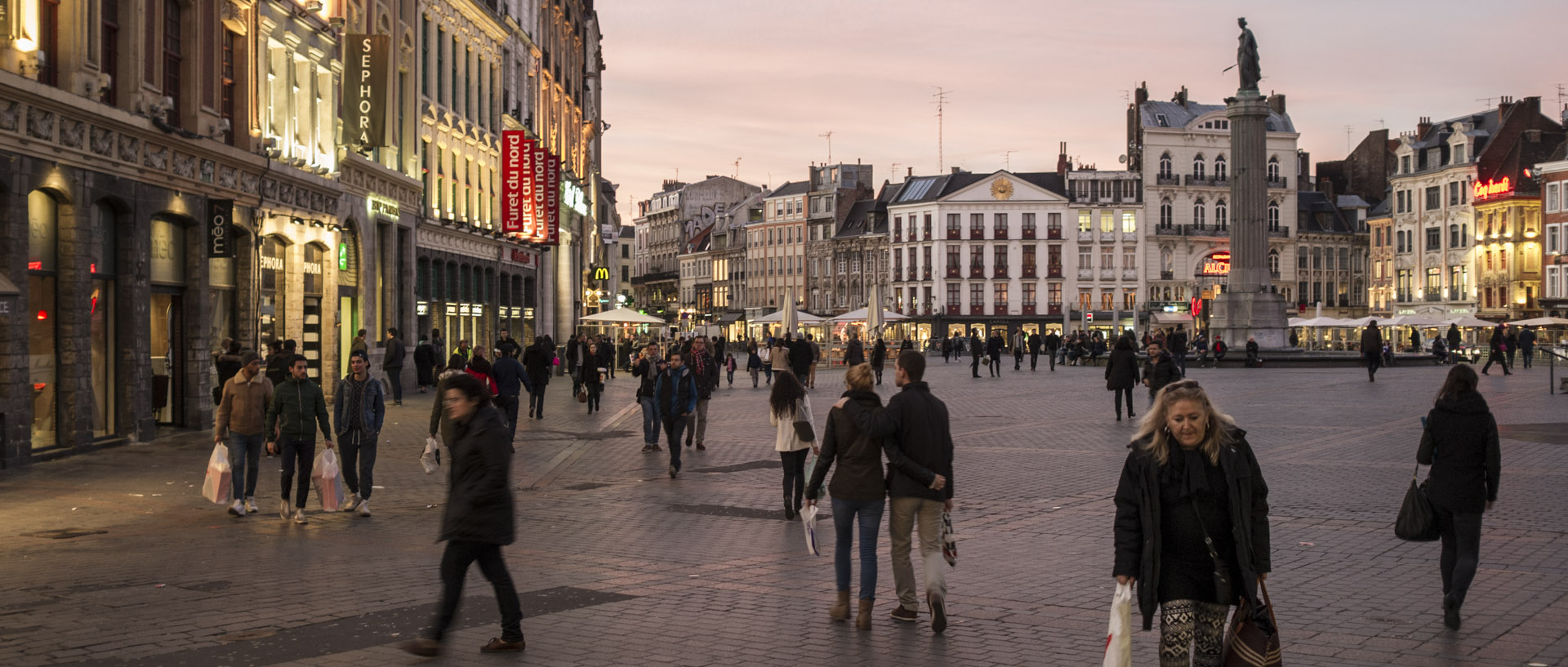 Jeudi 5 mars 2015, 18:51, place du général-de-Gaulle, Lille