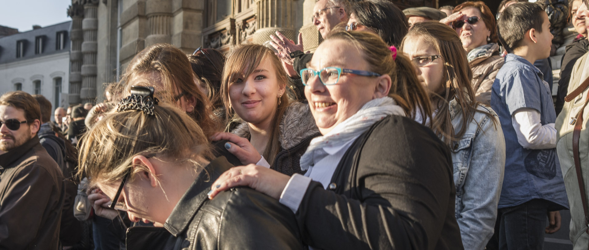 Dimanche 8 mars 2015, 17:23, parvis de l'hôtel de ville, Tourcoing