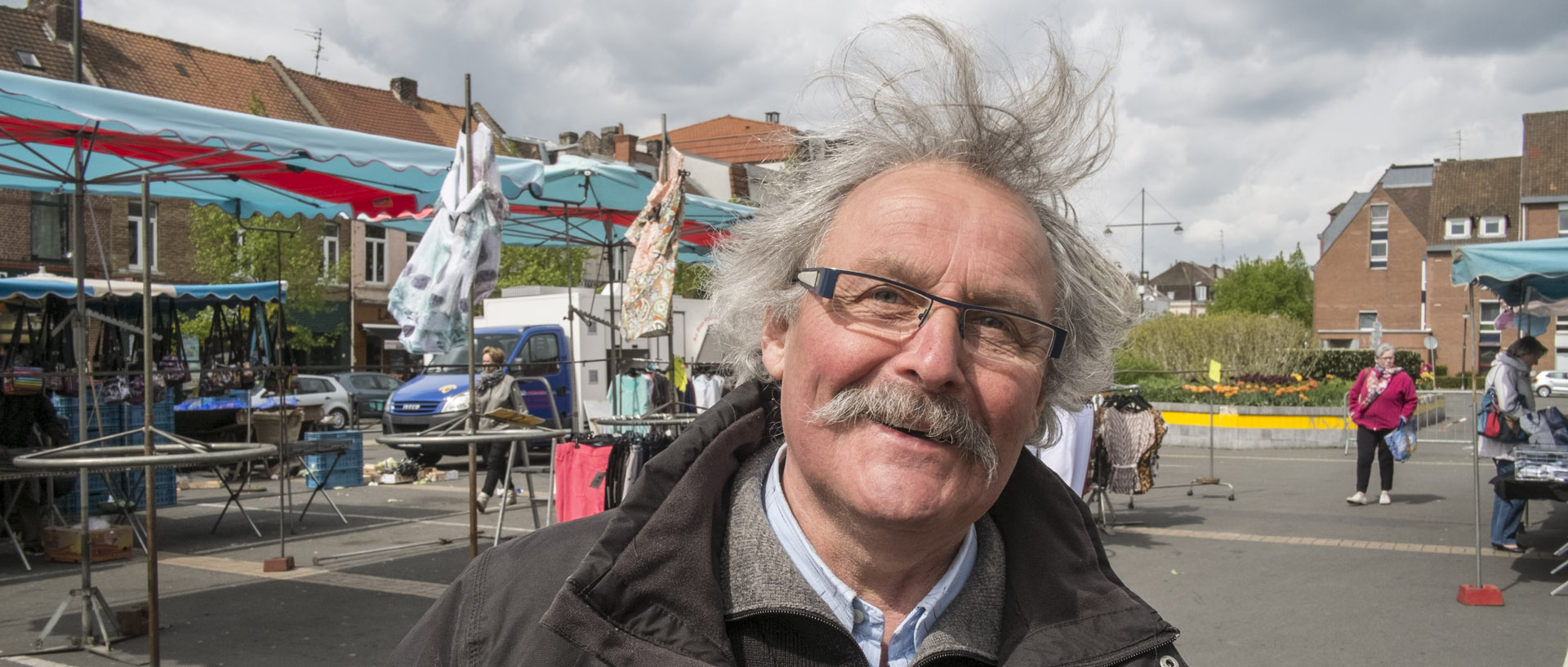 Mercredi 29 avril 2015, 12:15, place des Martyrs de la Résistance, Croix