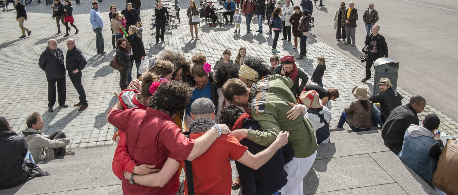 Samedi 9 mai 2015, 17:01, parvis de la cathédrale de la Treille, Lille