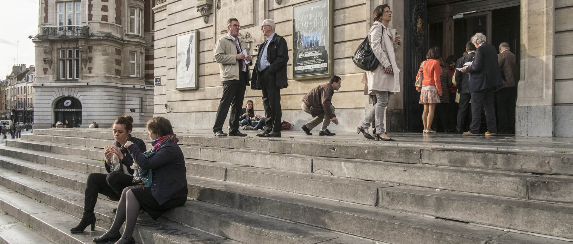 Jeudi 28 mai 2015, 19:33, place du Théâtre, Lille