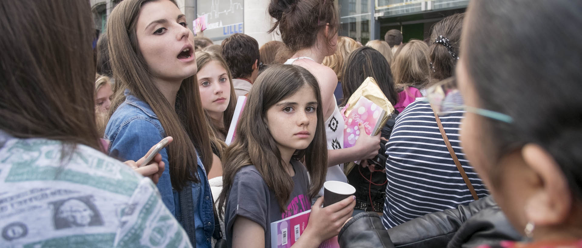 Mercredi 3 juin 2015, 17:00, devant le Furet du Nord, Lille