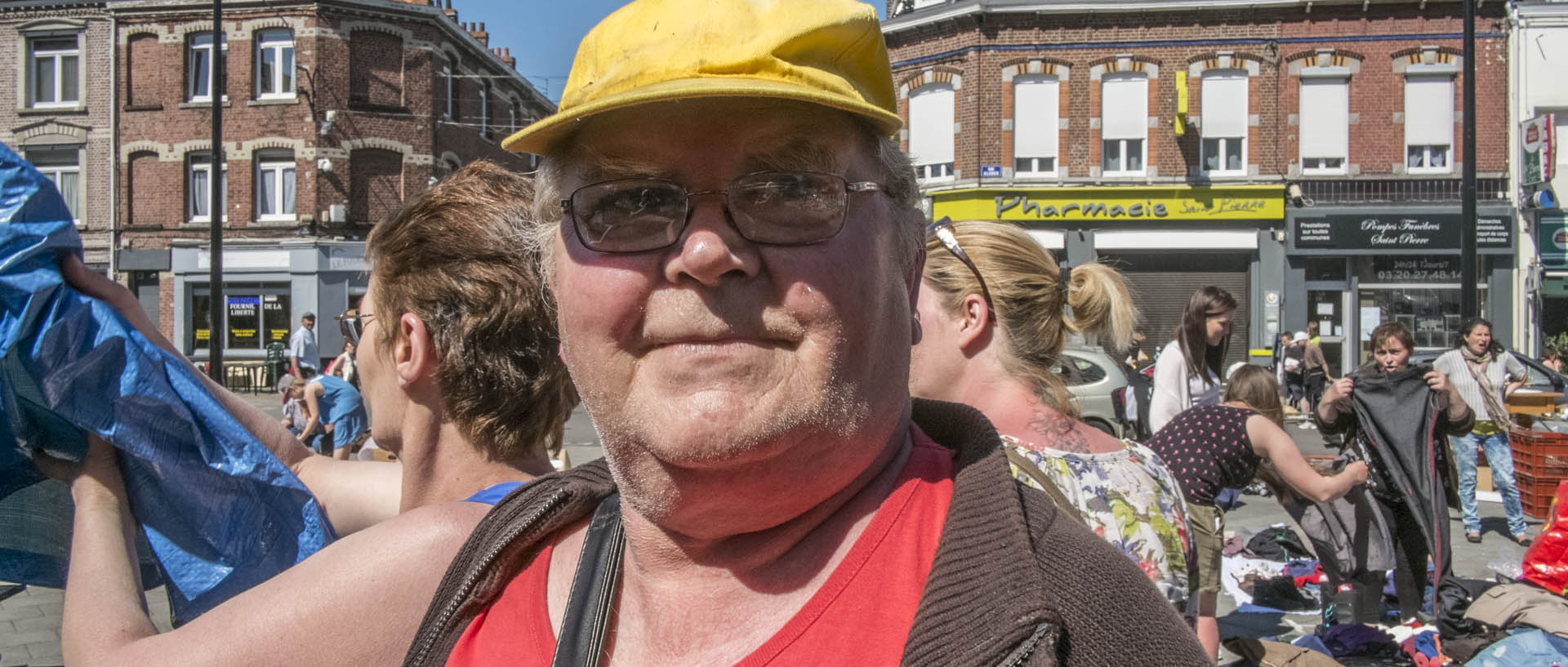 Samedi 6 juin 2015, 16:10, place de la Liberté, Croix