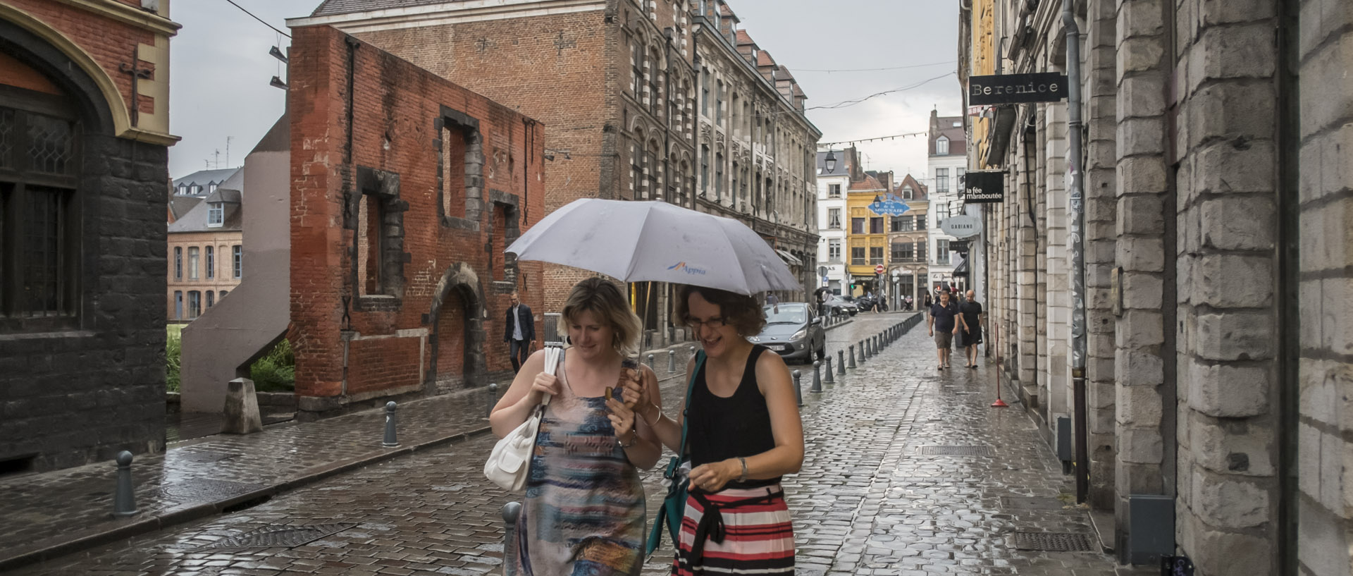 Jeudi 16 juillet 2015, 19:08, rue de la Monnaie, Lille