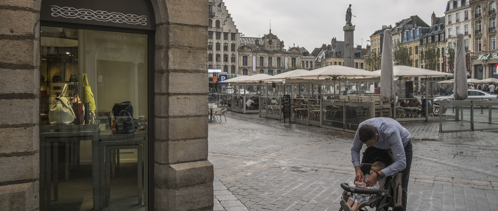 Samedi 15 août 2015, 16:22, place du Général-de-Gaulle, Lille