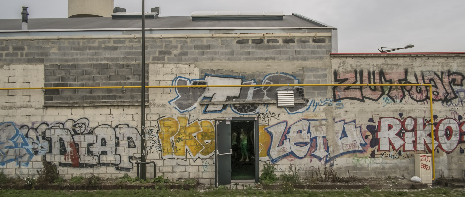 Lundi 17 août 2015, 19:52, zone de la gare, Croix