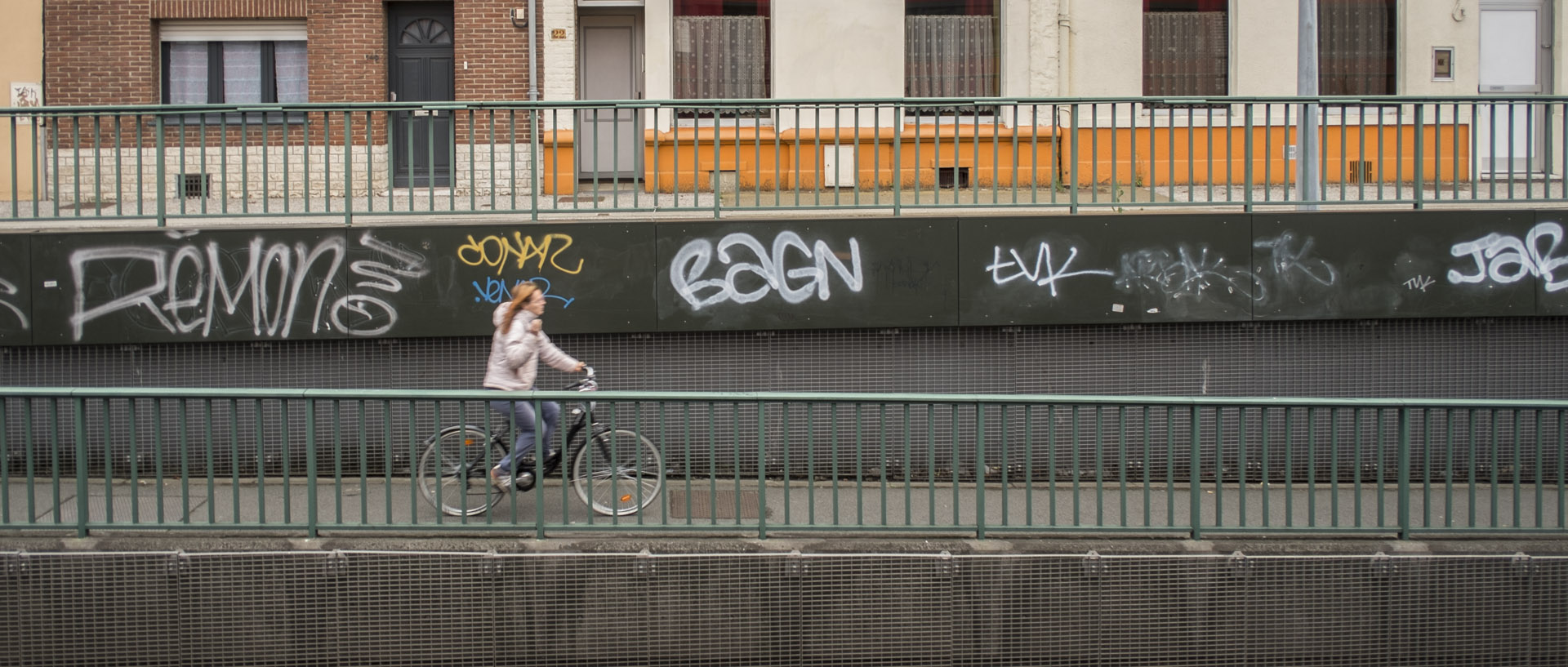 Lundi 17 août 2015, 19:53, rue de la gare, Croix