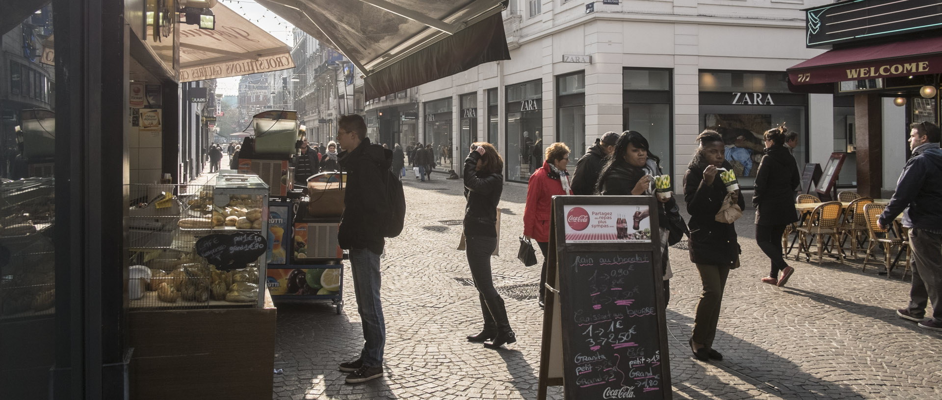 Mardi 13 octobre 2015, 15:38, rue de Béthune, Lille